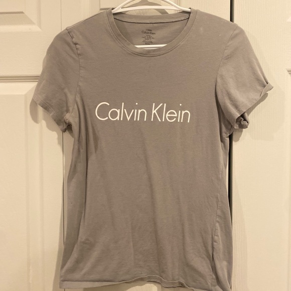 Calvin Klein Tee shirt - Picture 1 of 3
